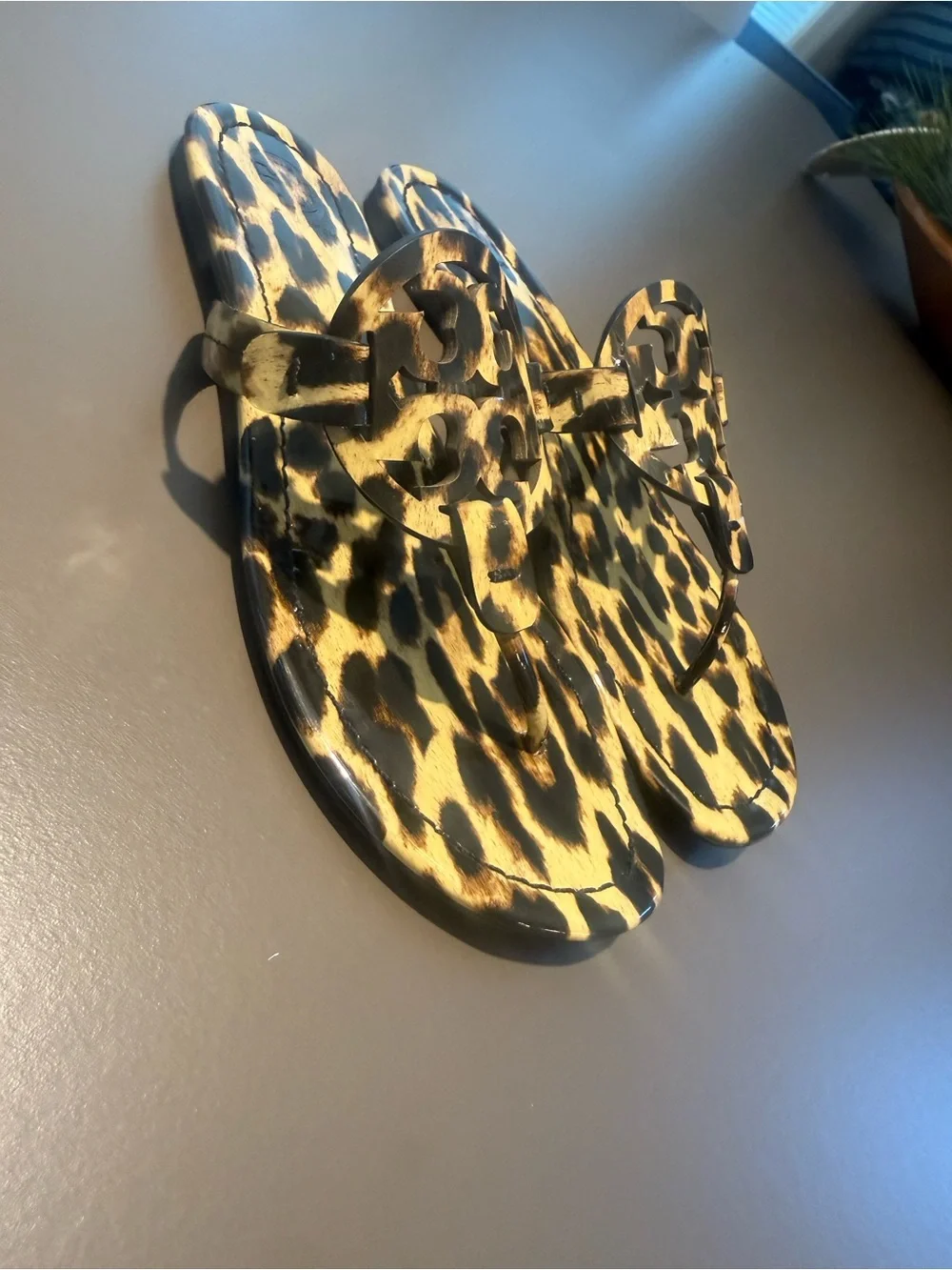 Tory Burch Patent Leather Leopard-Print Miller Thong Sandal Brown/Black Size 8